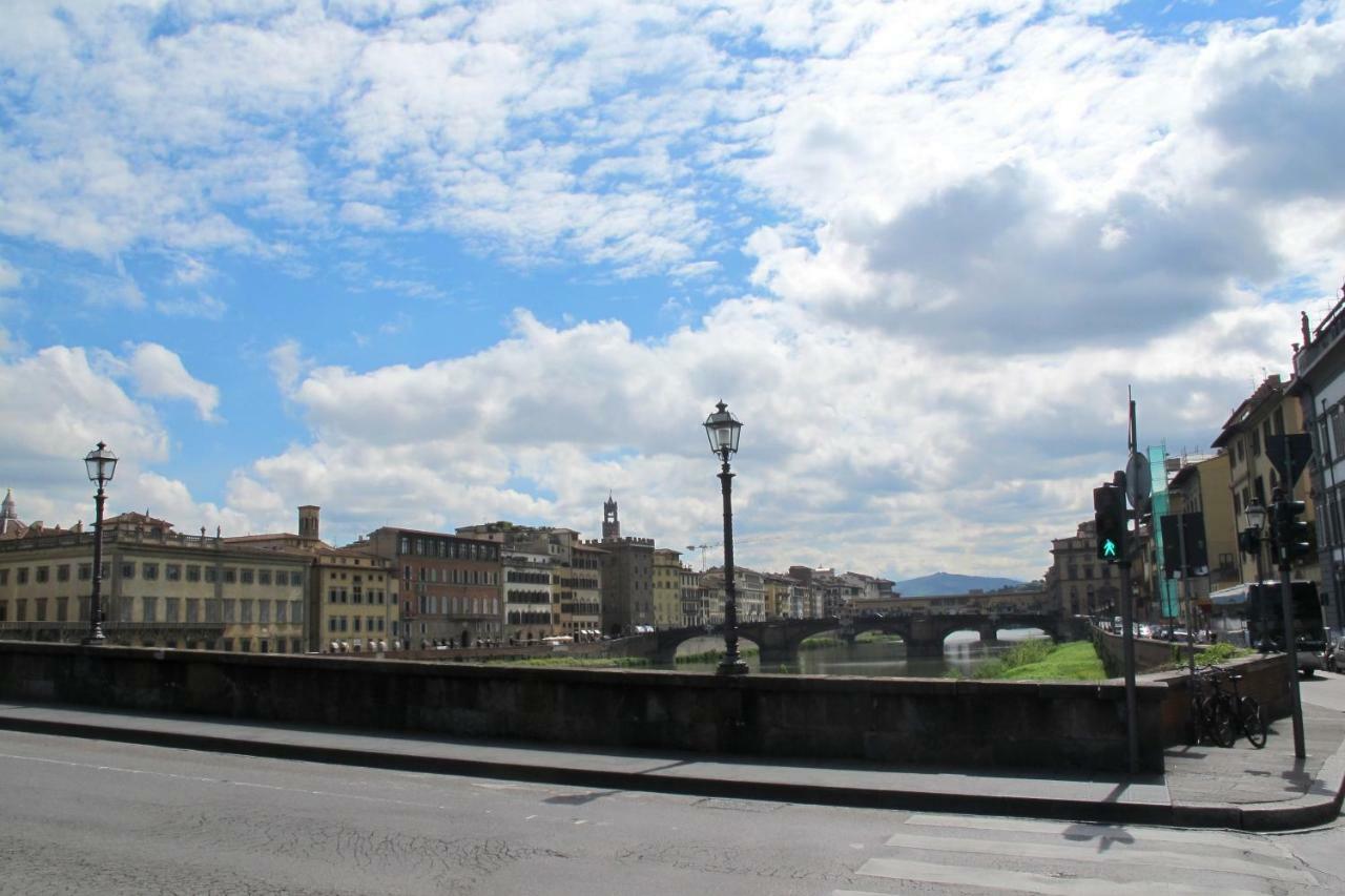 フィレンツェLuxury Central Flat River Viewアパートメント エクステリア 写真